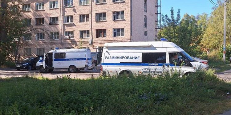 6 сентября у рязанской ДШИ №4 заметили автомобили спецслужб