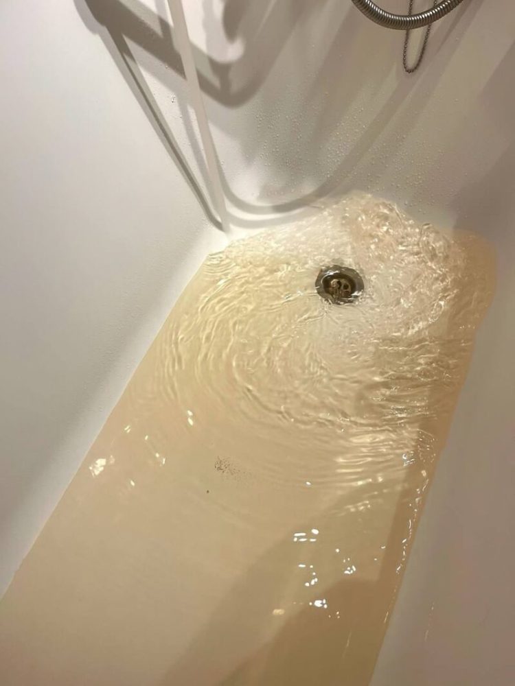 Жители рязанской Горрощи пожаловались на ржавую воду