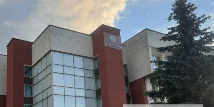 ЦБ может снизить ключевую ставку в апреле