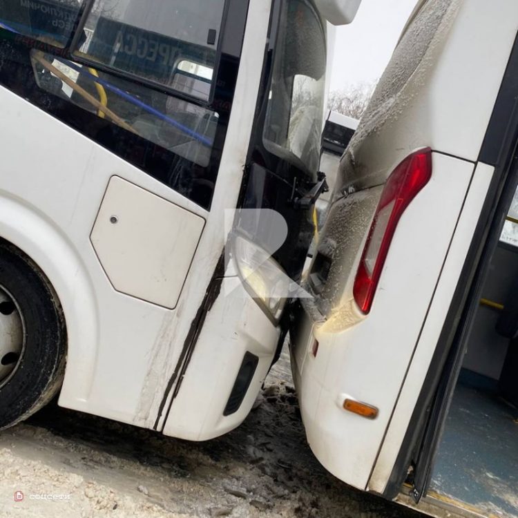 13 декабря на Московском шоссе столкнулись два автобуса