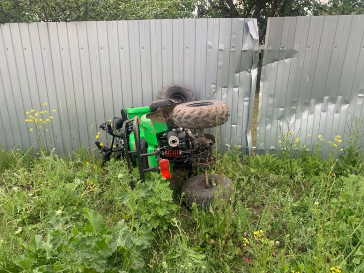 В Спасском районе 9-летний водитель квадроцикла улетел в кювет