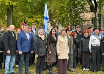 В Рязани торжественно открыли бюст вице-адмирала Владимира Корнилова