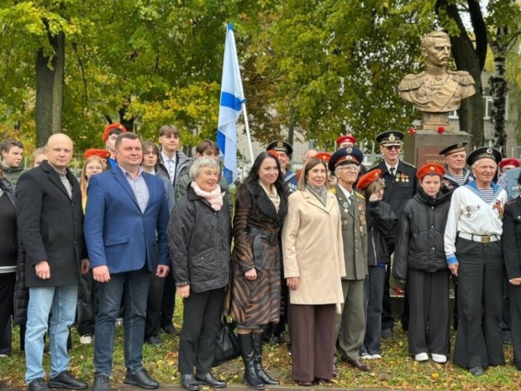 В Рязани торжественно открыли бюст вице-адмирала Владимира Корнилова