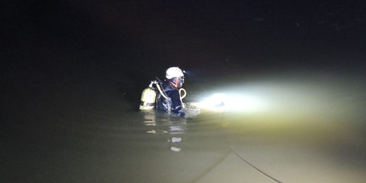 Рязанские волонтеры подняли из реки труп пропавшего мужчины