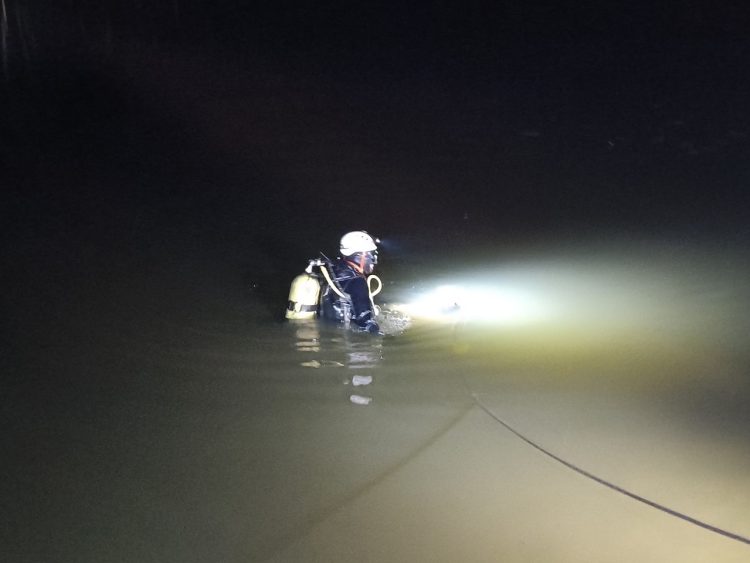 Рязанские волонтеры подняли из реки труп пропавшего мужчины