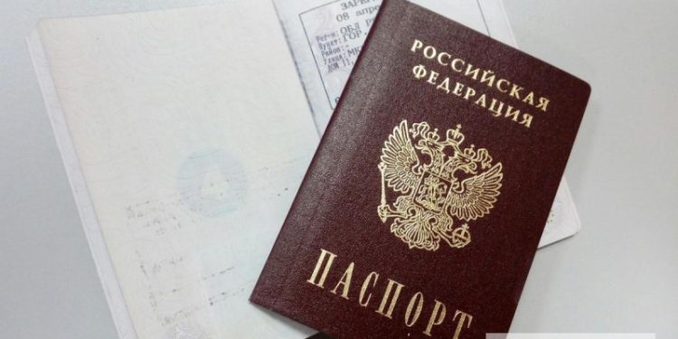 Минобрнауки напомнило о документах для поступления в вуз