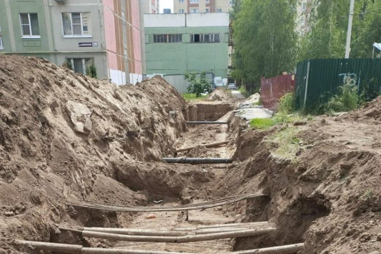 Коммунальщики отключат горячую воду в Песочне до 31 июля