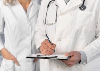 Рязанские врачи из БСМП помогли пострадавшим от жары пенсионеркам