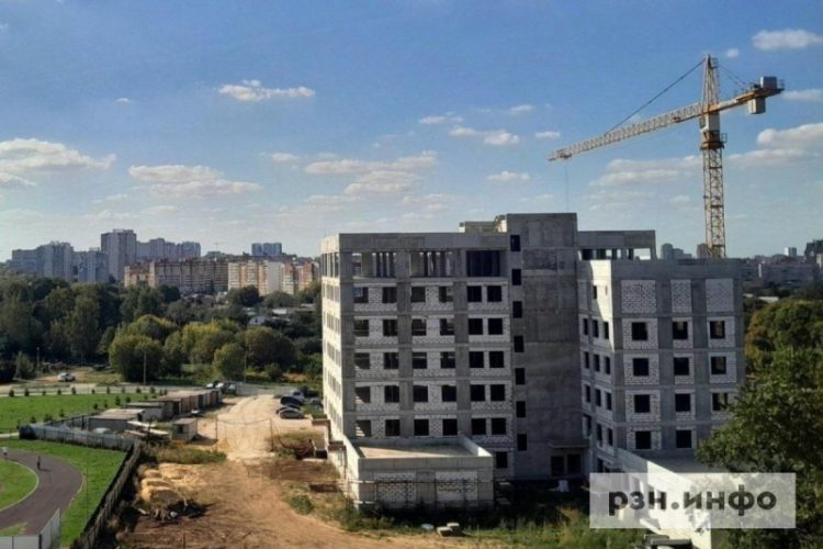 Подрядчик сорвал стройку больницы в Рязани на 8 месяцев
