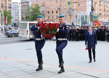 В Рязани в День Победы возложили цветы к Вечному огню