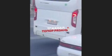 Водитель рязанской маршрутки поссорился с пассажиром из-за детского билета