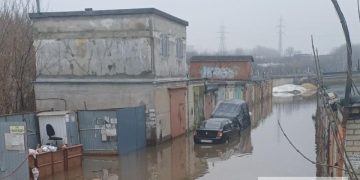 Наводнение затопило гаражи на проезде Яблочкова в Рязани