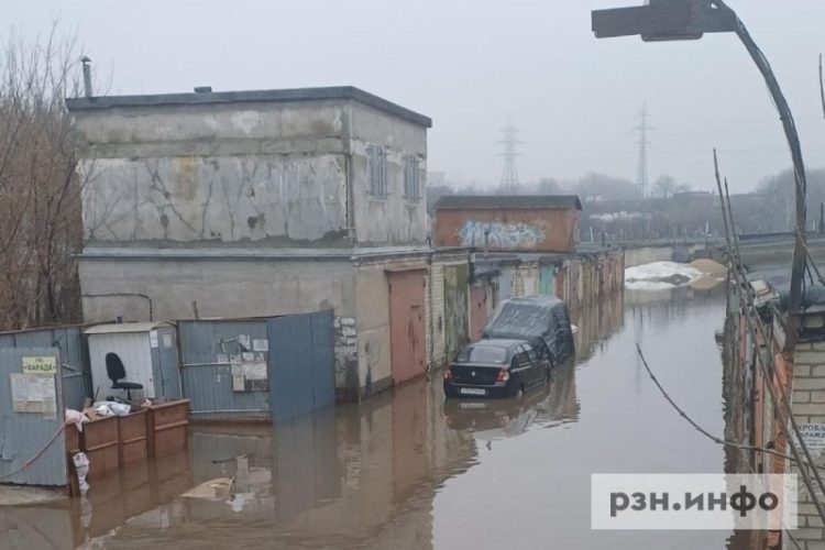 Наводнение затопило гаражи на проезде Яблочкова в Рязани