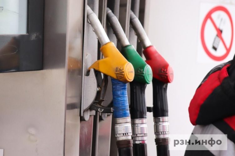 В России разрешили продавать бензин Евро-2, Евро-3 и Евро-4