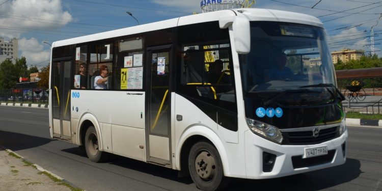 В рязанской маршрутке №71 пассажирка потеряла сознание