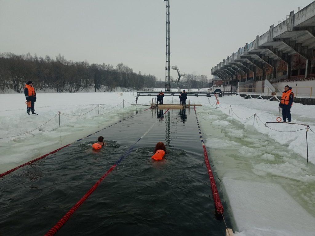 Рязанцы приняли участие в Чемпионате по зимнему плаванию