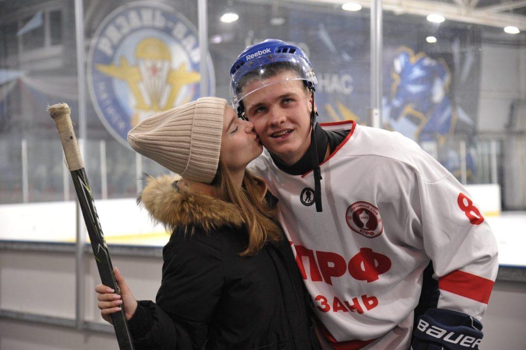 Новая победа хоккейной команды КПРФ