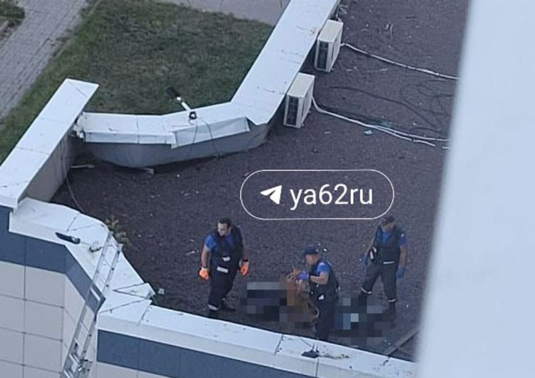 В Рязани из окна выпал подросток
