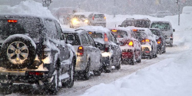 Утром 27 декабря Рязань встала в 10-балльные пробки из-за снегопада