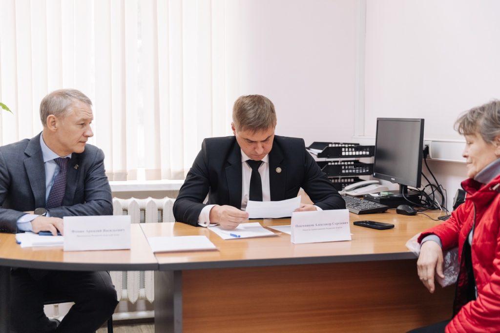 Фомин и Пшенников посетили Лесновскую больницу в Шиловском районе