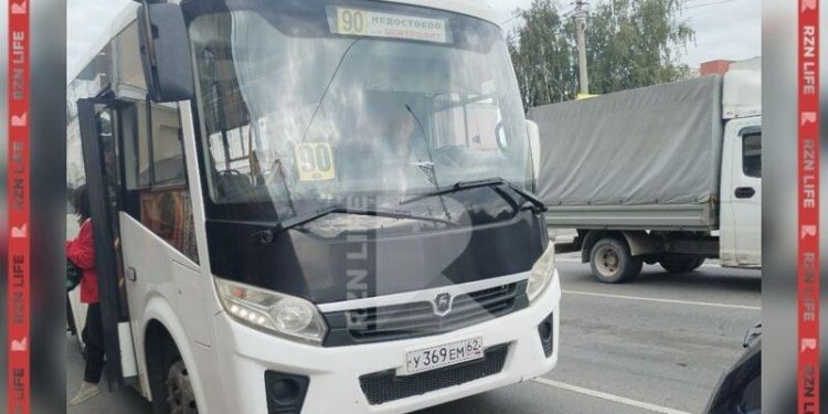 Рязанка пожаловалась на грубые нарушения ПДД водителем маршрутки №90