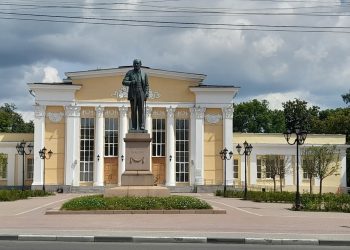 В Киеве снесли памятник уроженцу Рязанской области, ученому Ивану Павлову В Киеве снесли памятник уроженцу Рязанской области, ученому Ивану Павлову