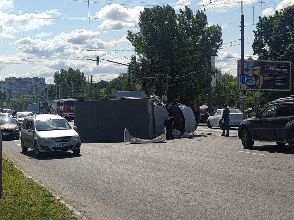 Возле рязанского Дворца молодежи 5 июня столкнулись ГАЗель и машина скорой помощи