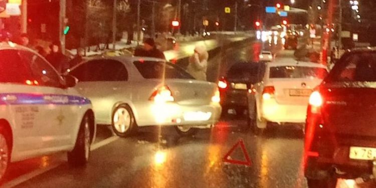 На улице Новоселов 21 декабря столкнулись пять автомобилей