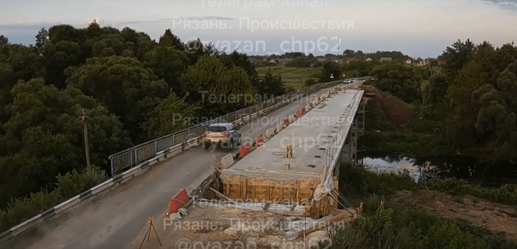 10 июля в Сараевском районе внедорожник упал с моста