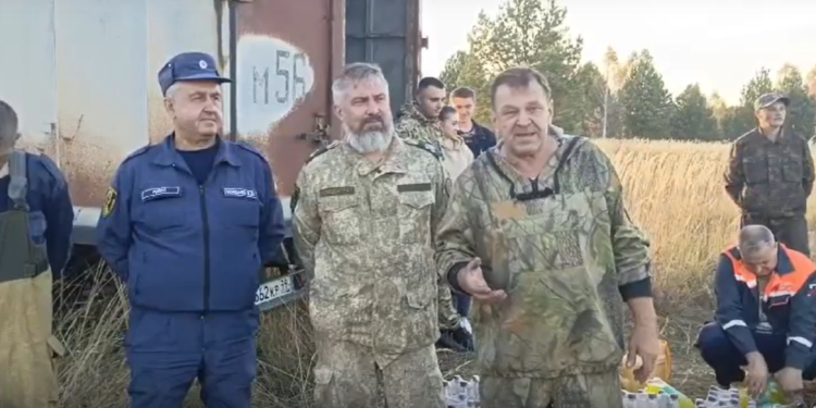 Жители Шиловского района вместе с пожарными отстояли деревню Сасыкино