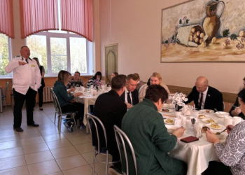 Родители рязанских школьников продегустировали новое меню Родители рязанских школьников продегустировали новое меню