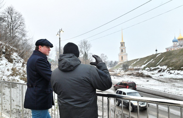 Рязанский губернатор Павел Малков остался доволен новым катком на Лыбедском бульваре