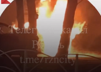 В рязанской Дашково-Песочне сгорел автомобиль В рязанской Дашково-Песочне сгорел автомобиль