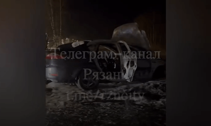 В рязанской Дашково-Песочне сгорел автомобиль