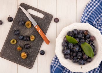 Врач Новикова: активизировать работу кишечника способна слива Врач Новикова: активизировать работу кишечника способна слива