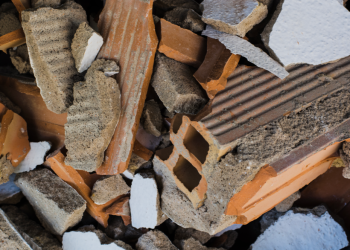 Двухэтажку 1951 года постройки на улице 8 марта в Рязани признали аварийной и подлежащей сносу Двухэтажку 1951 года постройки на улице 8 марта в Рязани признали аварийной и подлежащей сносу