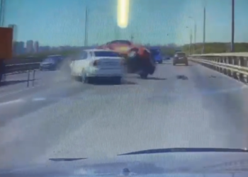 В Сети появилось видео момента столкновения двух легковушек на Солотчинском шоссе