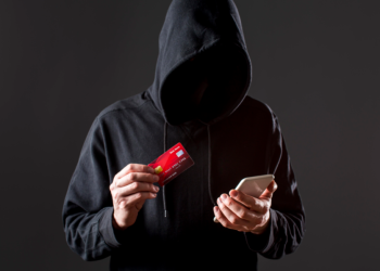 Мошенники выманили у жительницы Рязанской области 79 тысяч рублей