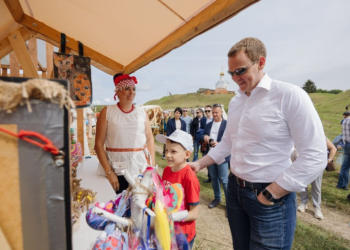 Рязанский губернатор Павел Малков посетил фестиваль «Битва на Воже» Рязанский губернатор Павел Малков посетил фестиваль «Битва на Воже»