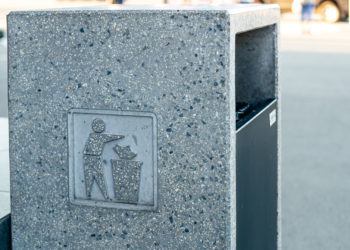 В Рязань поставят 40 бетонных урн за 1,4 миллиона рублей В Рязань поставят 40 бетонных урн за 1,4 миллиона рублей