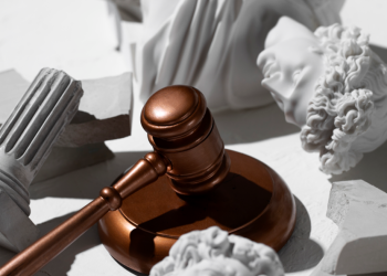 Суд обязал рязанского предпринимателя Негова выплатить штраф в 550 тысяч рублей Суд обязал рязанского предпринимателя Негова выплатить штраф в 550 тысяч рублей