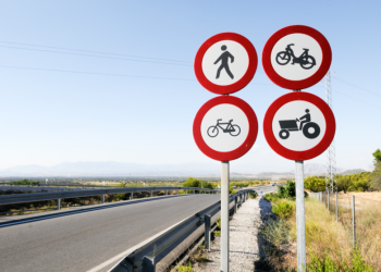 В 2026 году в России установят новые дорожные знаки В 2026 году в России установят новые дорожные знаки