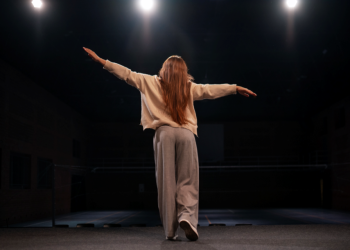 Актер Безруков уверен, что искусственный интеллект не заменит артистов в театрах