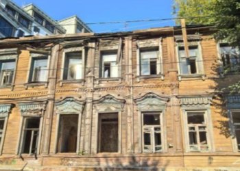 Рязанцы сообщили об историческом здании в центре города, которое разваливается