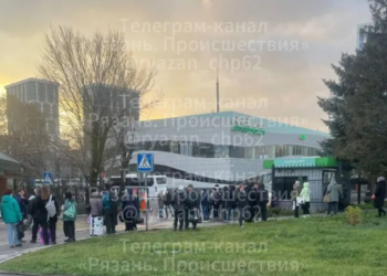 Рязанцы сообщили об эвакуации автовокзала "Центральный" Рязанцы сообщили об эвакуации автовокзала «Центральный»