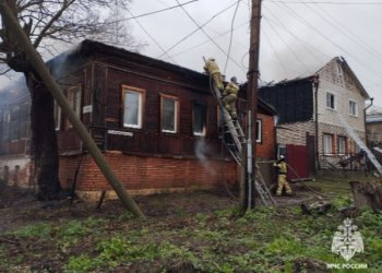 В Рыбновском районе горел жилой одноэтажный дом