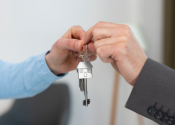 Рязанцам дали инструкции, как не попасть на «бабушкину схему» с квартирой или машиной