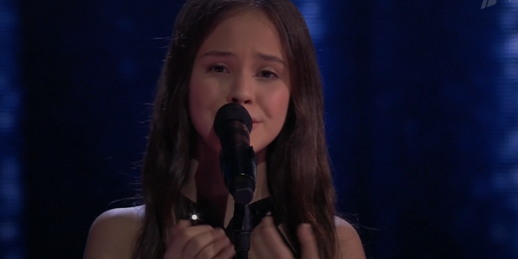 12-летняя рязанка Виктория Захарова выступила в финале шоу «Голос. Дети»
