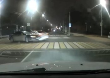 Около рязанской мэрии столкнулись три автомобиля