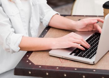 Словом года в 2025 году стало слово "бот" Словом года в 2025 году стало слово «бот»